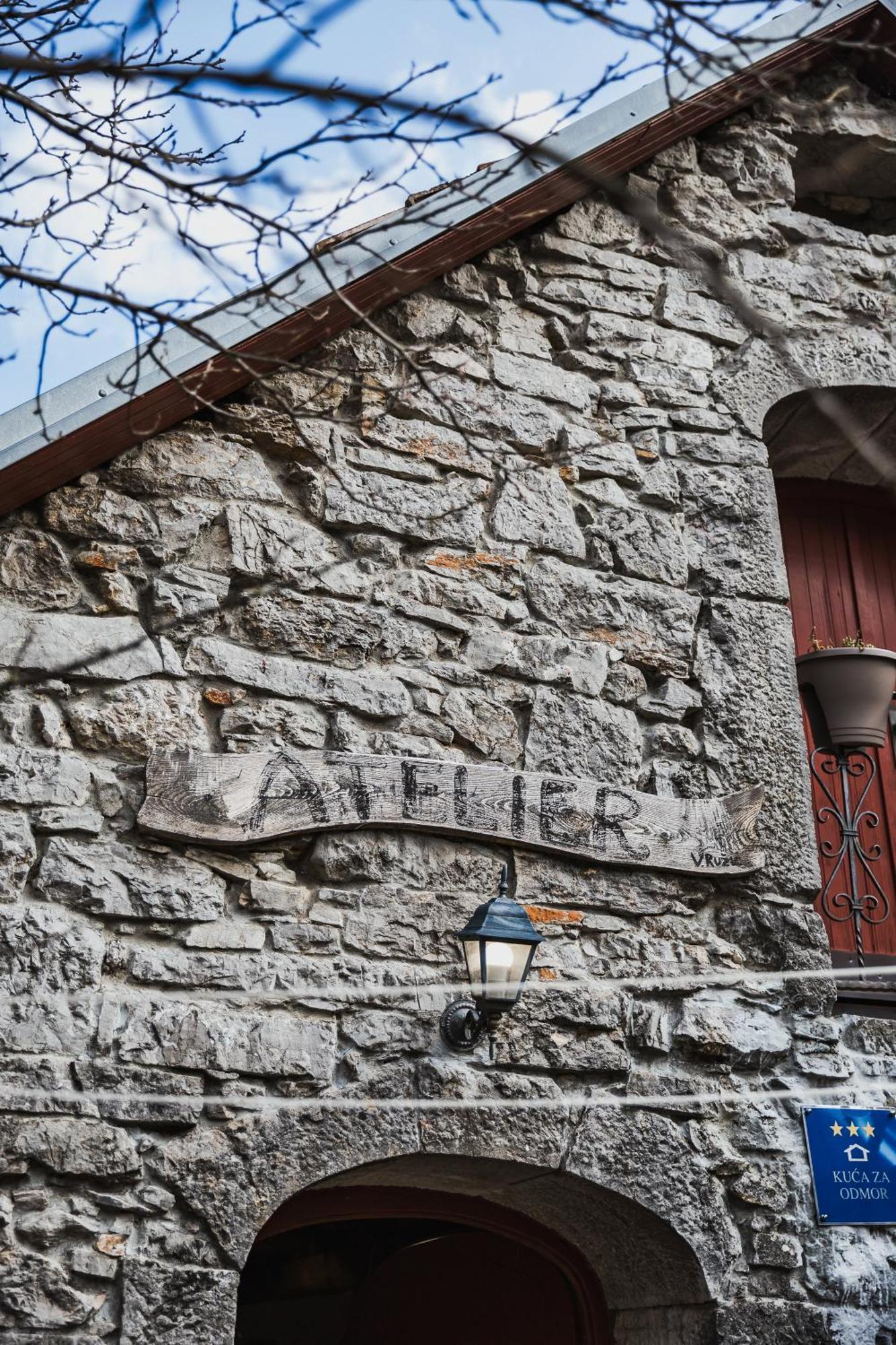 Country House Atelier Zvoneca Exterior photo